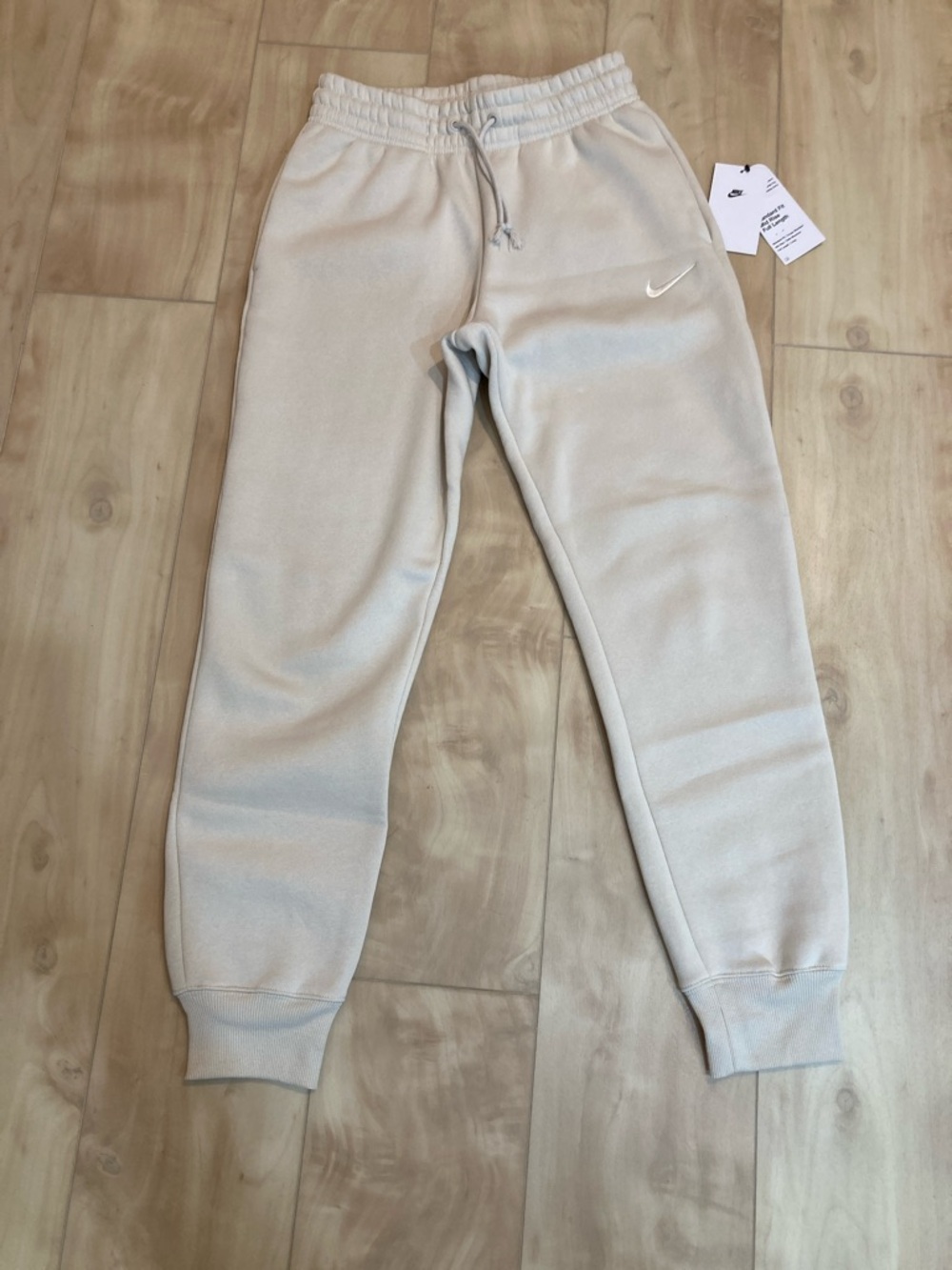 Nike women’s mid rise sweats - Picture 2 of 14